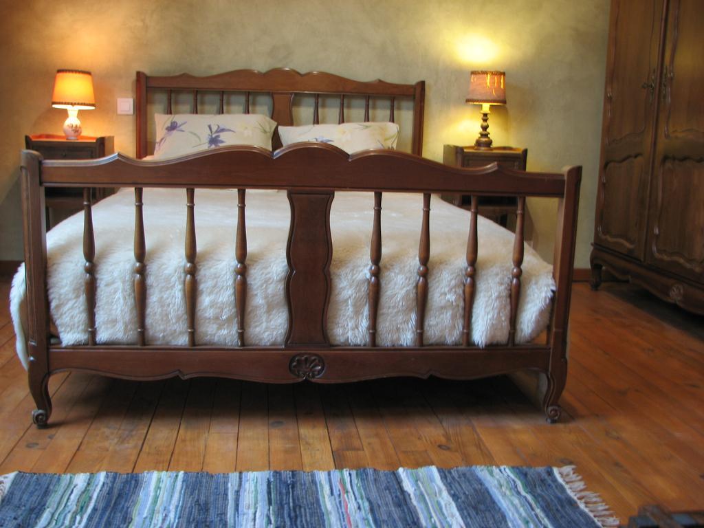 Le Deyran Bed & Breakfast Egliseneuve-d'Entraigues Exterior photo
